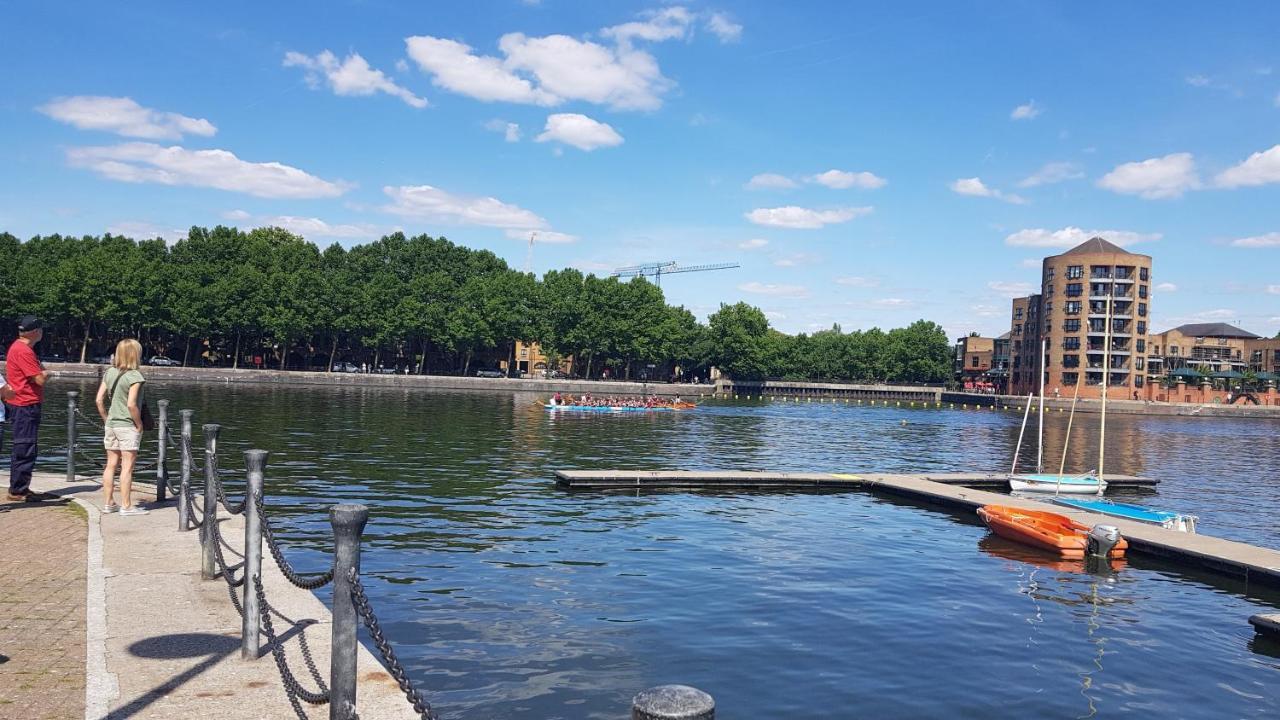 Stunning Massive Bedroom +Direct Thames River View London Exterior photo
