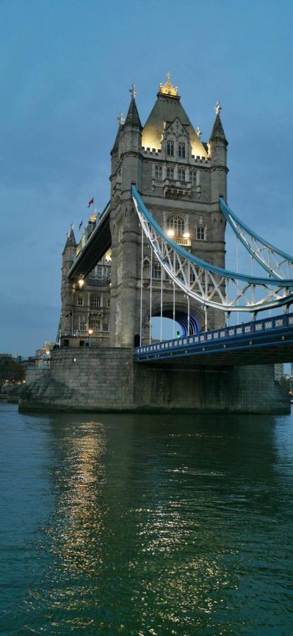 Stunning Massive Bedroom +Direct Thames River View London Exterior photo