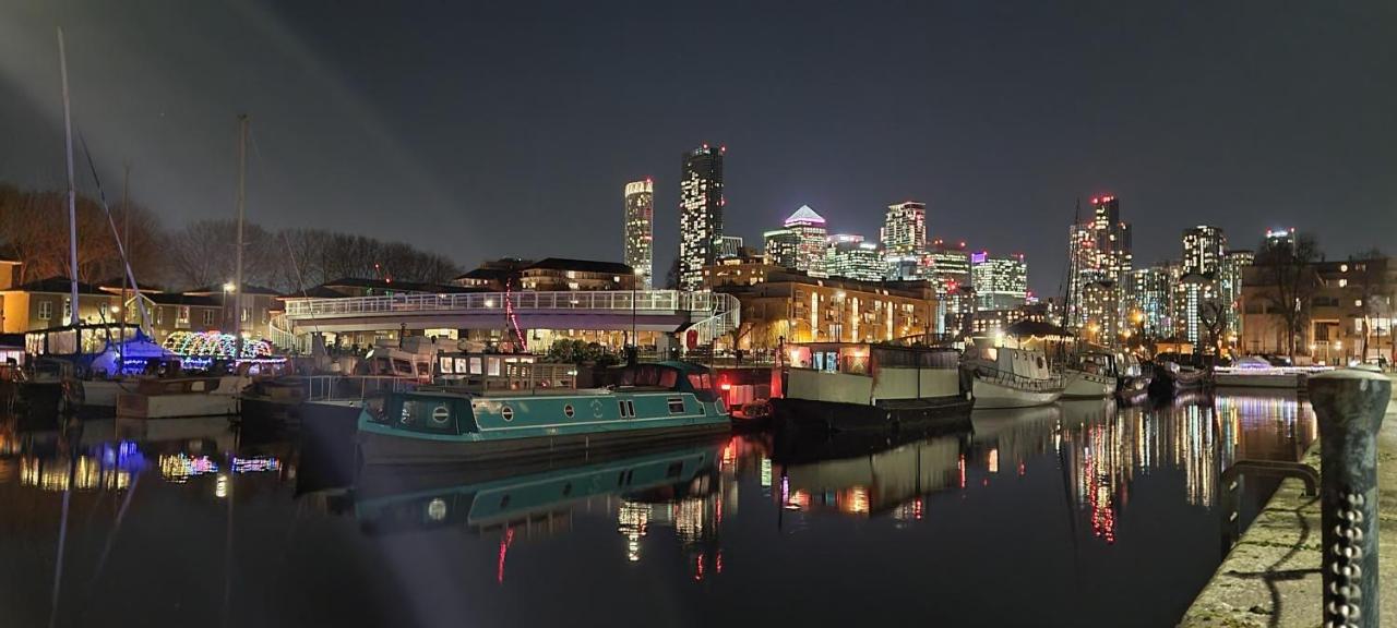 Stunning Massive Bedroom +Direct Thames River View London Exterior photo