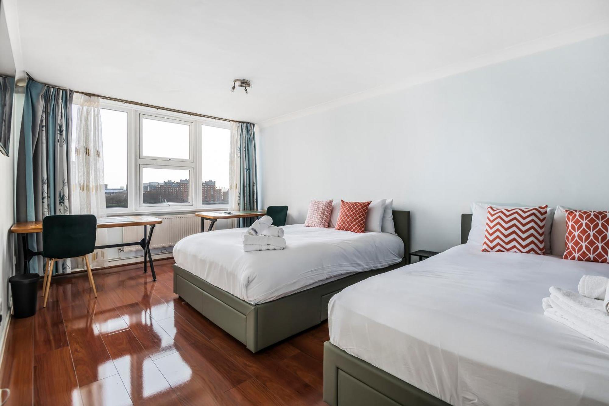 Stunning Massive Bedroom +Direct Thames River View London Exterior photo